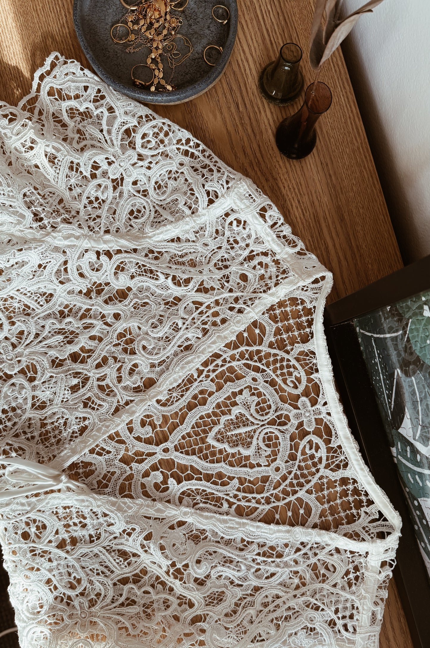 Short sleeve Guipure lace top with front tie