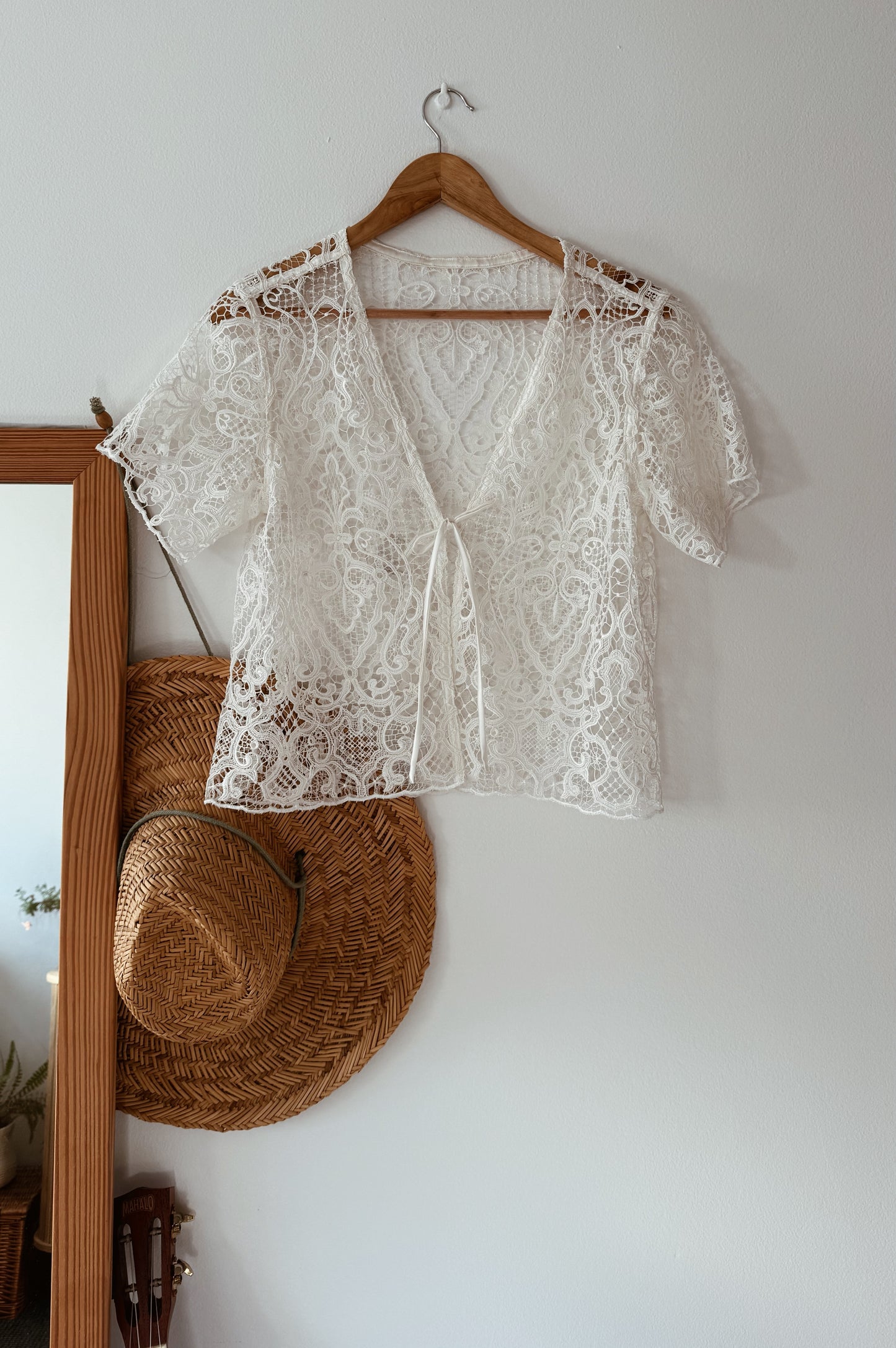 Short sleeve Guipure lace top with front tie