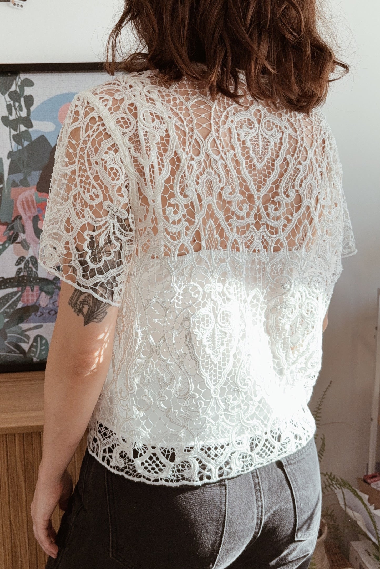 Short sleeve Guipure lace top with front tie